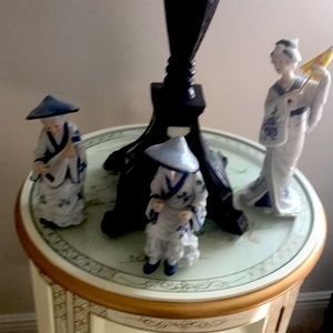 Three porcelain oriental figurines
